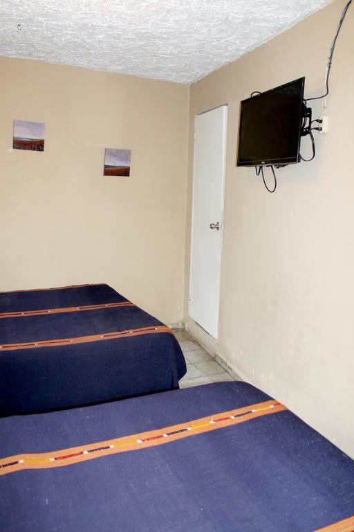 Ximenas Guest House San Salvador Exterior photo